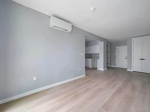 2nd image of 3511 Farragut Rd #2B