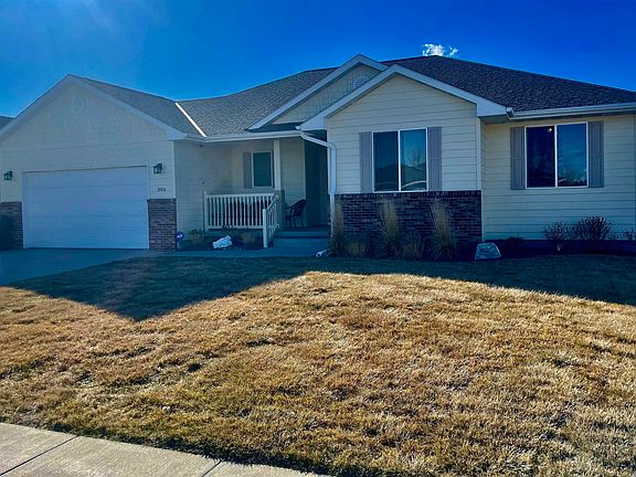 2nd image of 306 N Park Dr.