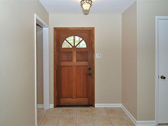4th image of 3231 Golden Leaf Dr