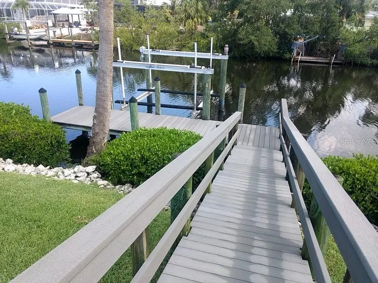 670 Coral Dr — Photo 18