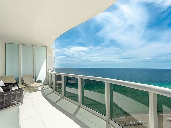 3rd image of 16001 Collins Ave APT 1707