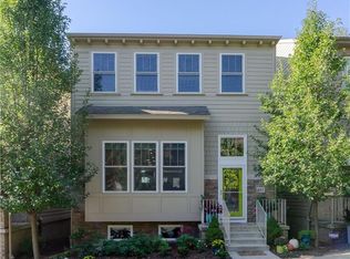 155 Sweetbriar Village Trl, Mt Washington, PA 15211