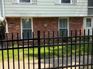 2108 Ferguson Pl, Herndon, VA 20170