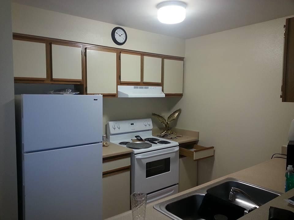 2nd image of 1876 Ralphs Rdg APT 201