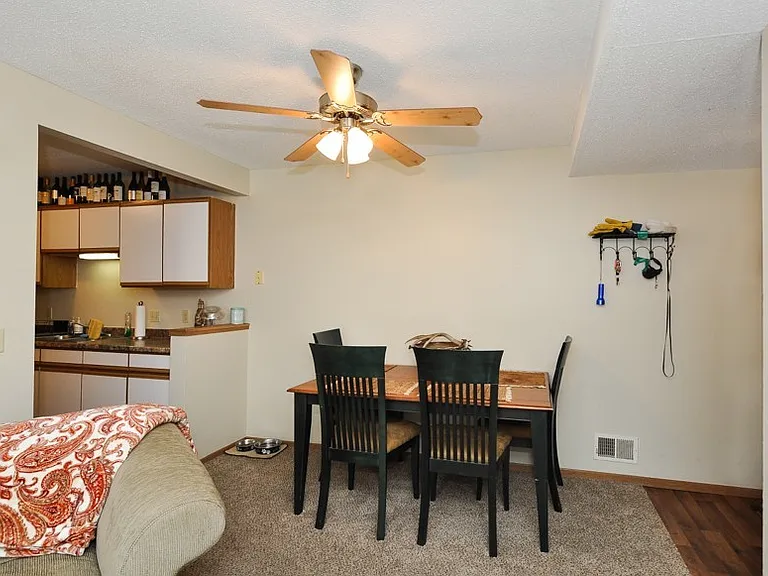 Fernbrook Townhomes — Photo 42