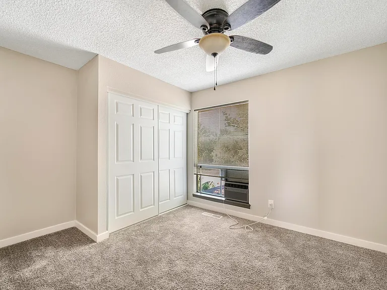 1913 Colorado Ave — Photo 19