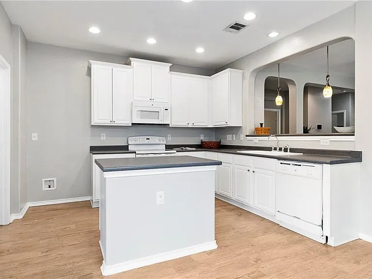 534 Apricot Dr — Photo 9