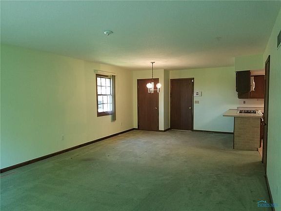 5th image of 380 Virginia Dr
