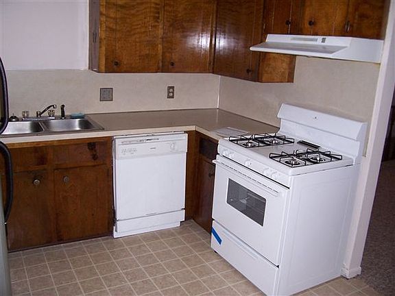 Kitchen with plenty of cabinet space