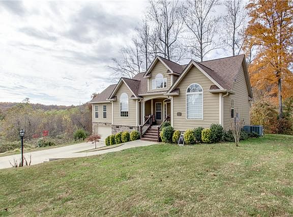 2nd image of 105 Laken Ln