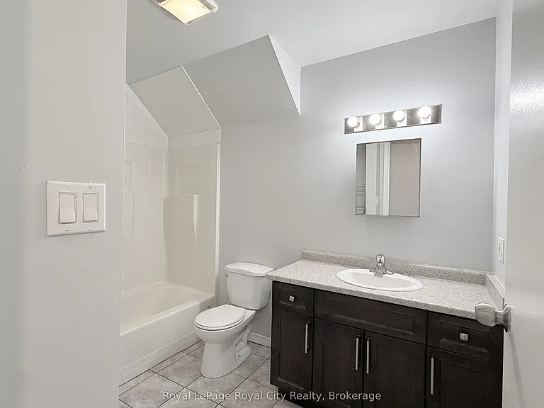 116 Wyndham St N #2 — Photo 7