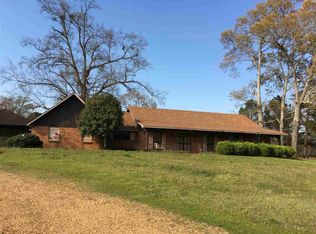 3885 Henderson Rd, Jackson, MS 39272