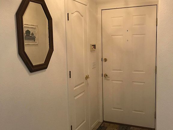 2nd image of 2977 Thunderbird Dr