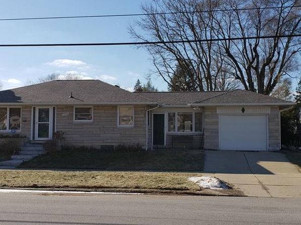 1205 Iroquois St