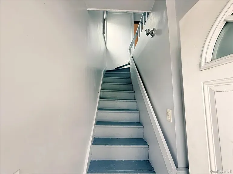 8 Roberts St #2A — Photo 2