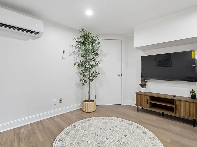 1806 N Richmond St #G — Photo 8