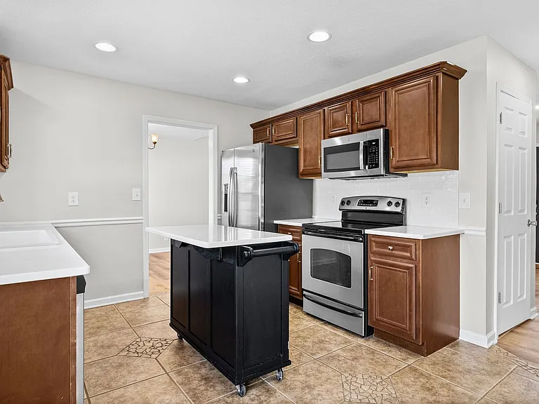 3569 Southwood Dr — Photo 13