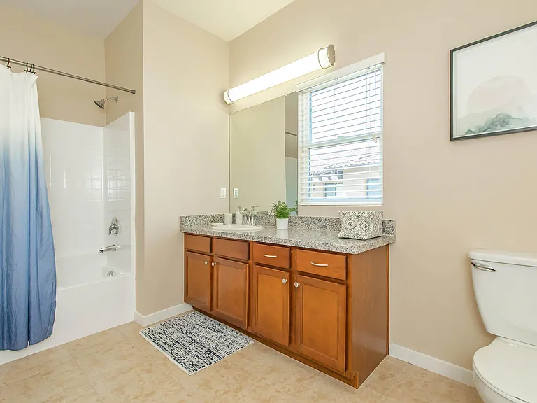 Vineyards at Palm Desert Apartment Homes — Photo 35