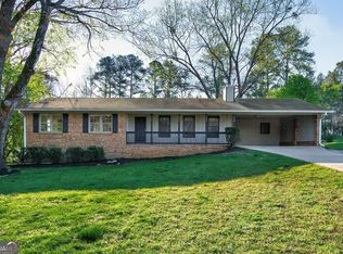 4031 Chestnut Dr, Flowery Branch, GA 30542