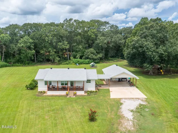 215 Precious Dr, Arnaudville, LA 70512