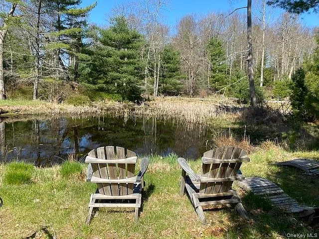 592 Proctor Road photo 1