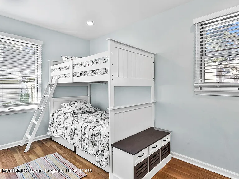 1813 Bradley Ter — Photo 13