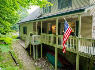 209 Black Ridge Ct, Traverse City, MI 49696