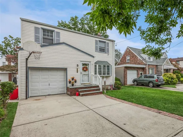 624 S 11th Street, New Hyde Park, NY 11040