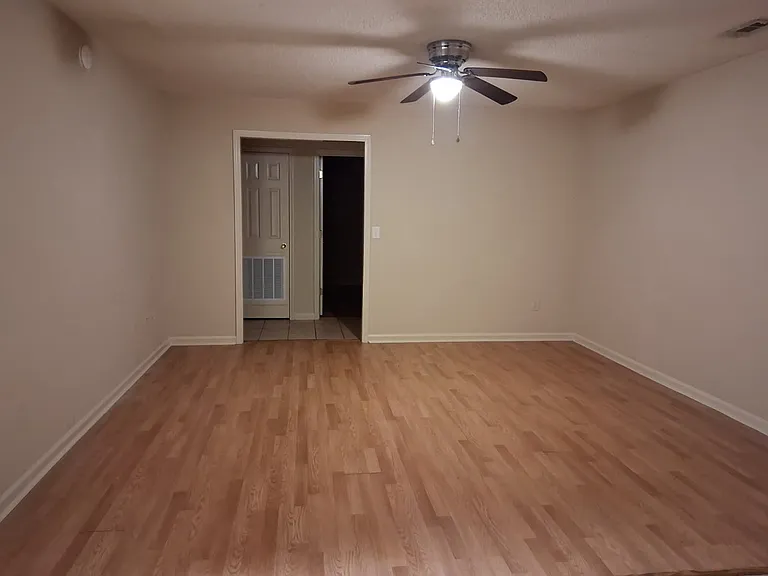 3507 Vista Trl #A — Photo 3