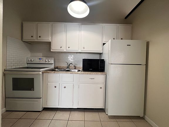 4th image of 234 Elyria St APT 26