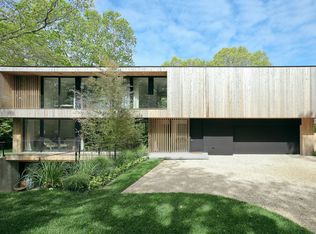 26 Squires Path, East Hampton, NY 11937