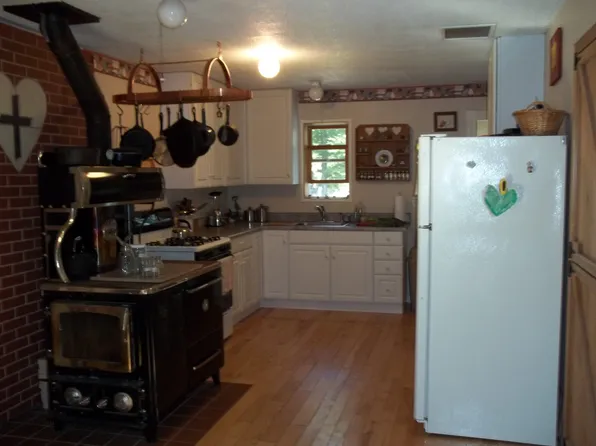 9405 W Bliss Rd, Levering, MI 49755