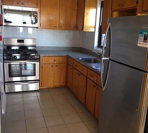 4th image of 16633 89th Ave APT 10C