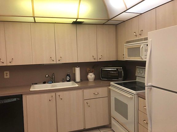 5th image of 370 Wellington Cir #J-3700