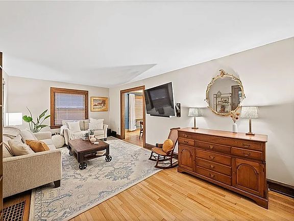 4th image of 81 May Ct