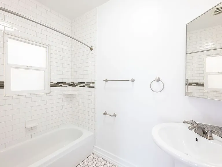 1023 4th St #1 — Photo 24