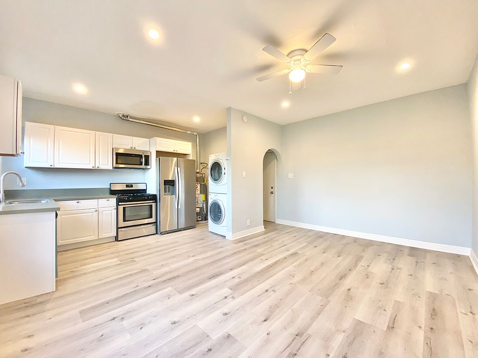 1st image of 2360 W Washington Blvd #205