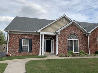 4 Ingram Ct, Lebanon, TN 37087