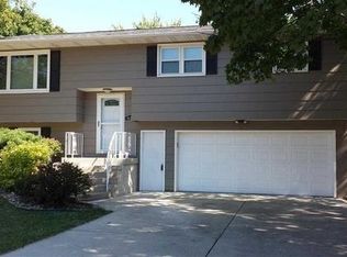 829 Colby Rd, Waterloo, IA 50701