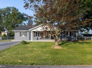 6 Charles St, Luray, VA 22835