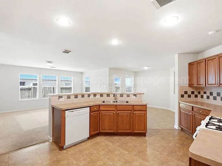 526 Remington Lodge Ct — Photo 19