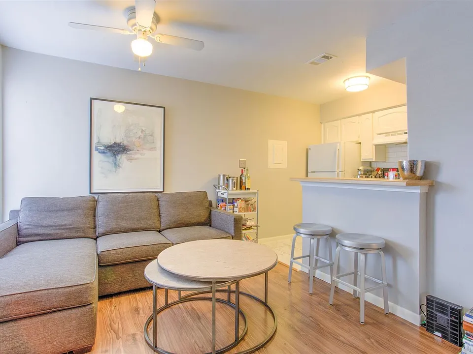 3129 Sondra Dr #302
