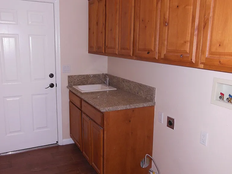 5744 Adobe Cir — Photo 17