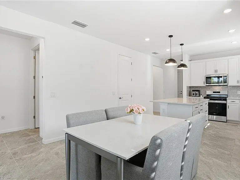 1645 Serena Ave — Photo 10