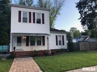 937 W Lafayette Ave, Jacksonville, IL 62650