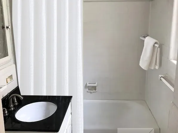 321 East 54th Street image 3 of 5