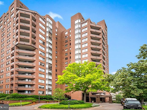 3rd image of 3704 N Charles St Unit 303