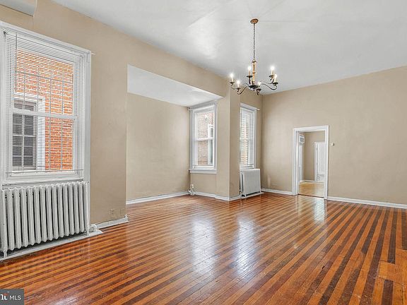 2nd image of 1536 Pine St #2R