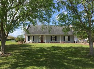 1820 Savanne Rd, Houma, LA 70360