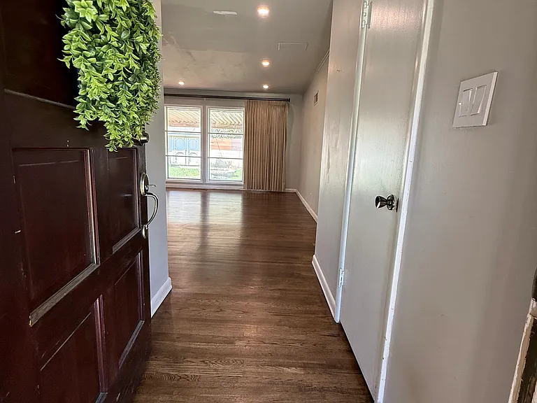3829 S Jamestown Ave — Photo 3